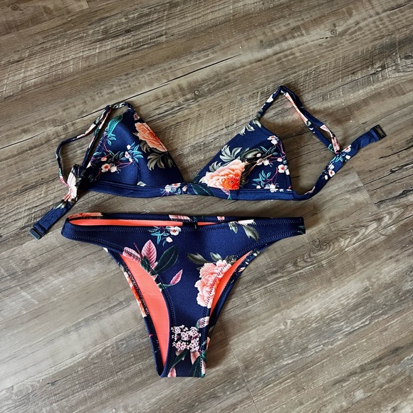 Triangl Bathing Suit - Picture 1 of 2